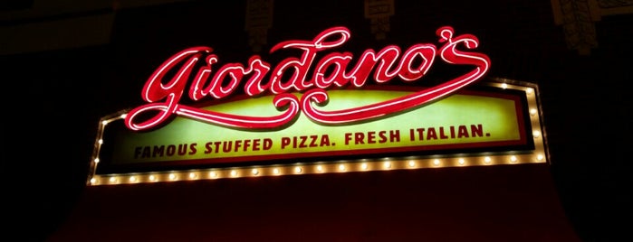 Giordano's is one of Lieux qui ont plu à M.