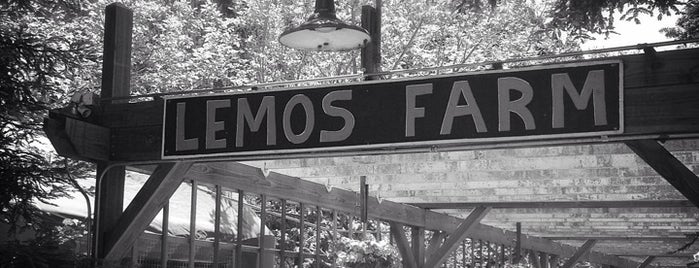 Lemos Farm is one of Orte, die DadOnTheScene gefallen.