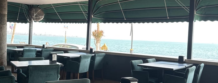 Capito Cafe & Bar is one of Top 10 dinner spots in Mersin, Türkiye.