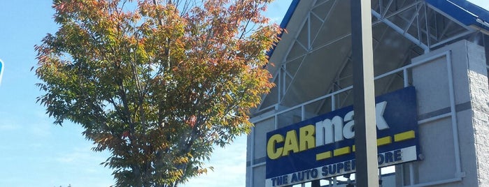 CarMax is one of Lieux qui ont plu à Holly.