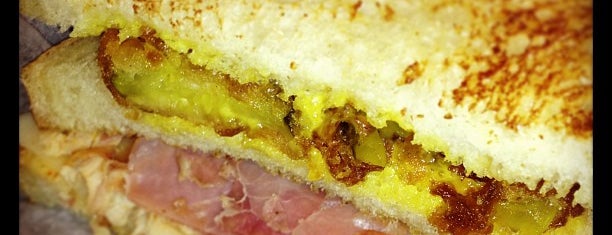 Earl's Sandwiches is one of Locais salvos de Jim.
