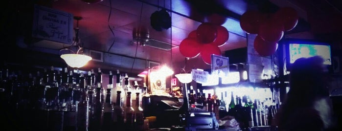 Li'l Pub is one of Bars..
