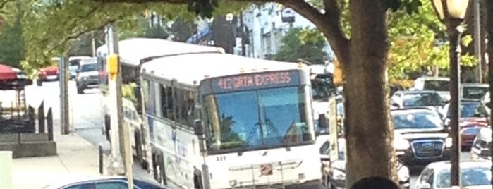 412 Express Shuttle Stop is one of Chester 님이 좋아한 장소.