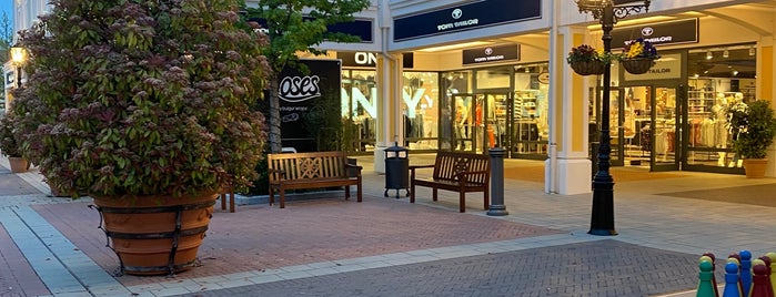 Burton Outlet Store is one of Burton Europe - Stores.