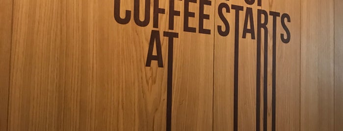 Starbucks is one of Oguzさんのお気に入りスポット.