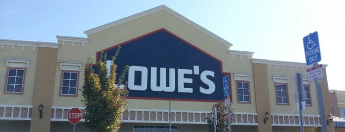 Lowe's is one of Locais curtidos por Tyler.