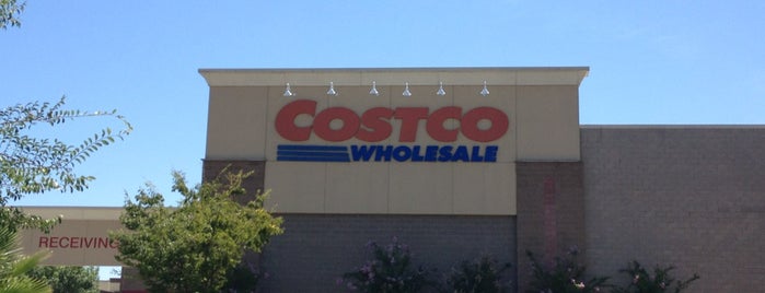 Costco is one of Lizさんのお気に入りスポット.