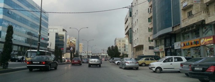 Al-Madina Al-Munawara Street is one of Orte, die Ahmad🌵 gefallen.
