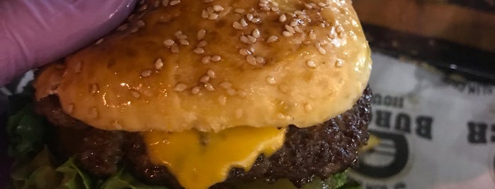 Mr.Slim Chef Burger House is one of Posti che sono piaciuti a Oylum.