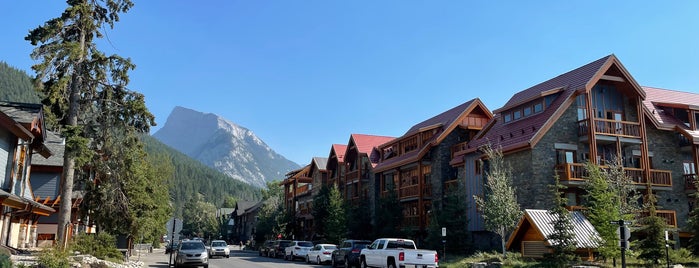Town of Banff is one of Posti che sono piaciuti a Frédérique.