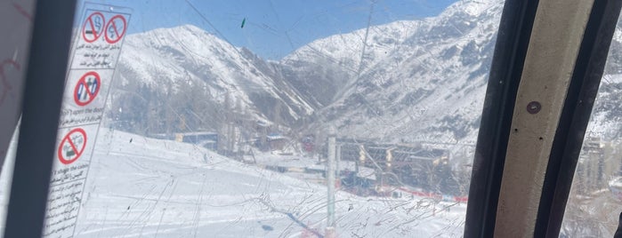 Dizin Ski Resort | پیست اسکی دیزین is one of Hamilton 님이 좋아한 장소.