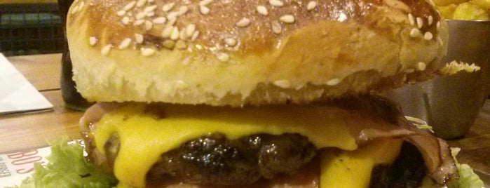 Shebo's Sandwich & Burger is one of Karşıyaka.