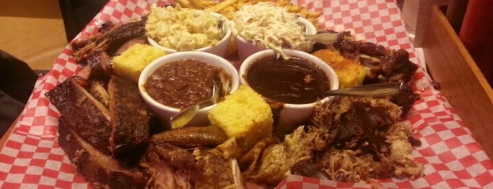 Memphis Blues Barbeque House is one of JULIE 님이 저장한 장소.
