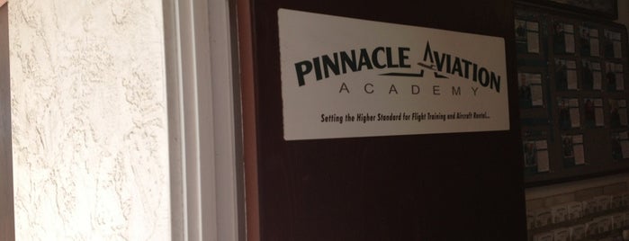Pinnacle Aviation is one of Emma Lenaさんのお気に入りスポット.