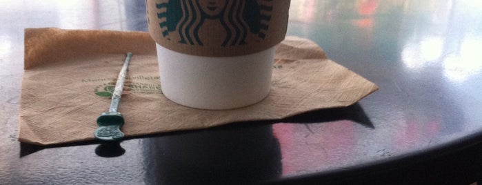 Starbucks is one of Yaraさんの保存済みスポット.
