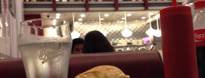 Johnny Rockets is one of Favorite places in Manila!.