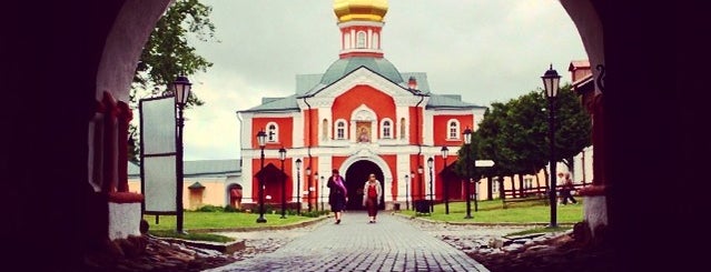 Валдайский Иверский Святоозерский мужской монастырь is one of Монастыри России.