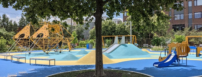 Hancock Playground is one of Lugares favoritos de Ninah.