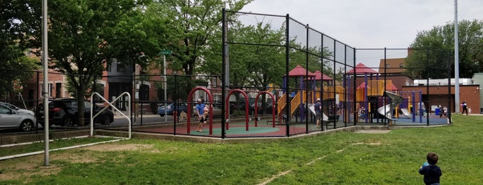 Palumbo Rec Center is one of Lieux qui ont plu à Albert.