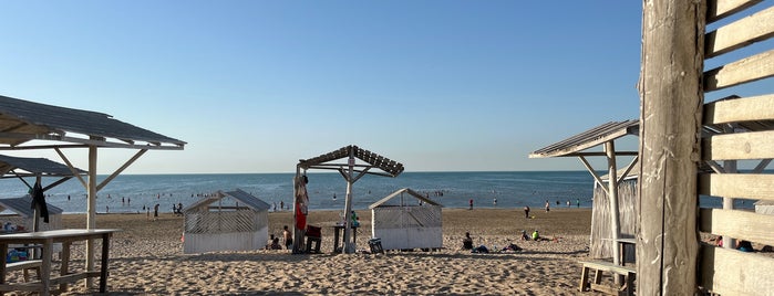 Pirşağı çimərliyi is one of Beach.