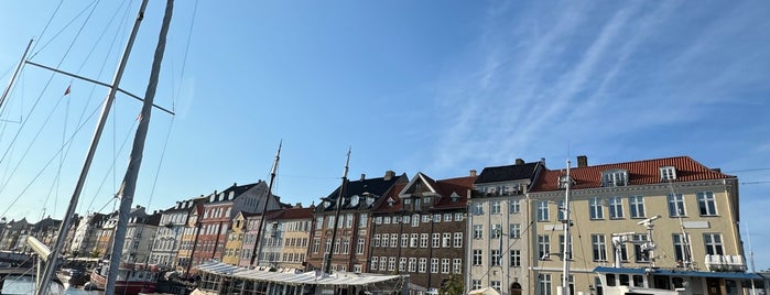 Christianshavns Bådudlejning & Café is one of Sam's tips til København.
