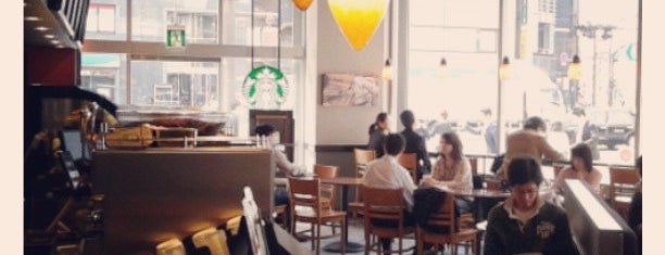 Starbucks is one of สถานที่ที่ Yusuke ถูกใจ.