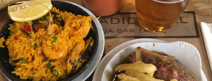 La Tradicional Bodega Bar Tapas is one of Selda'nın Beğendiği Mekanlar.