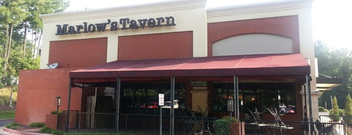 Marlow's Tavern is one of สถานที่ที่ Lina ถูกใจ.