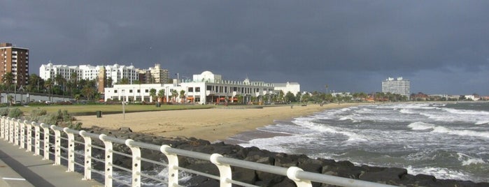 St Kilda Beach Run is one of Lugares favoritos de Anna.