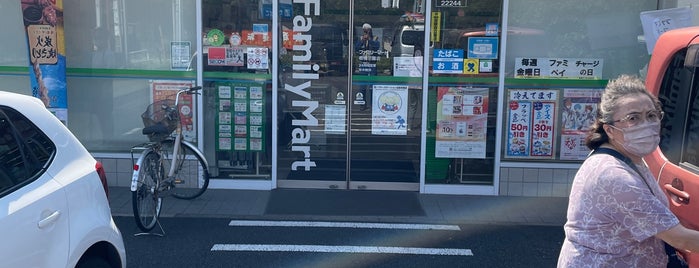 FamilyMart is one of 【【電源カフェサイト掲載2】】.