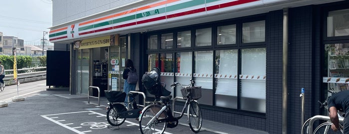 7-Eleven is one of Tempat yang Disukai Masahiro.