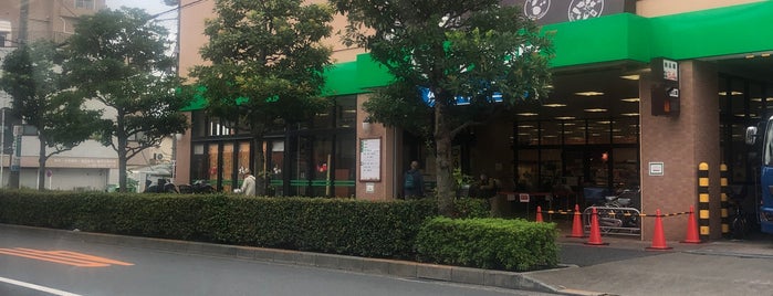 サミットストア 滝野川紅葉橋店 is one of お買い物.