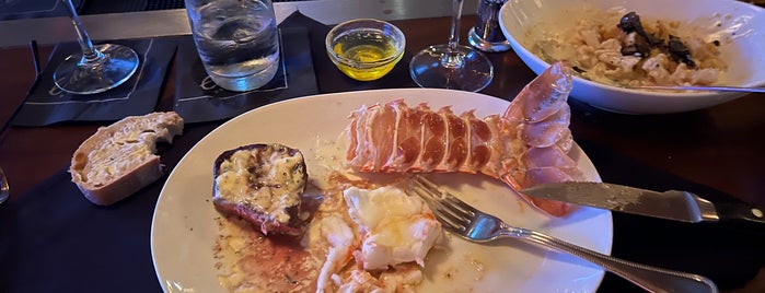Eddie V's Prime Seafood is one of Restaurant You Must Try 🍷🥧.