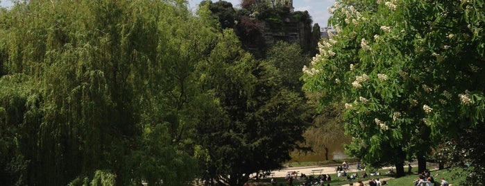 Parc des Buttes-Chaumont is one of paris.