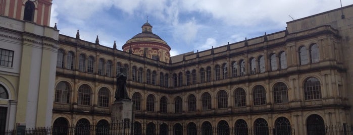 Colegio Mayor de San Bartolomé is one of Guía de Bogotá.