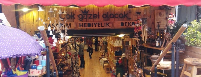 Çok Güzel Olacak is one of สถานที่ที่บันทึกไว้ของ Hebah.
