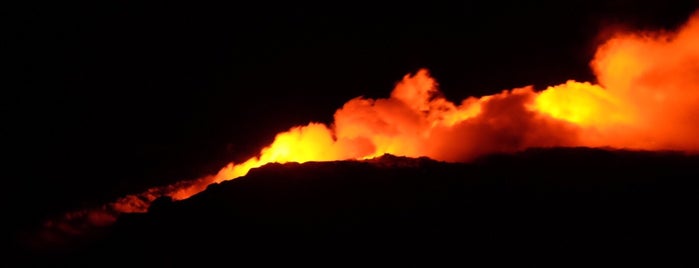 Kalapana Lava Viewing is one of Lugares favoritos de Dan.