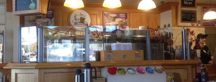 The Coffee Bean & Tea Leaf is one of Paulien’s Liked Places.