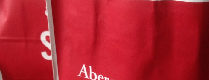 Abercrombie & Fitch is one of Paulien’s Liked Places.