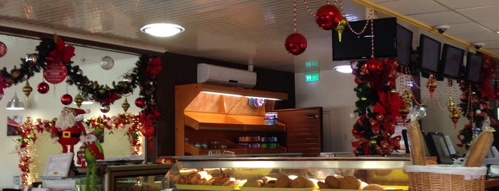 Bright Bakery is one of Lugares favoritos de Paulien.