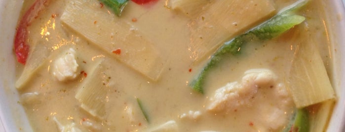 Chang Thai food is one of Lugares favoritos de Paulien.