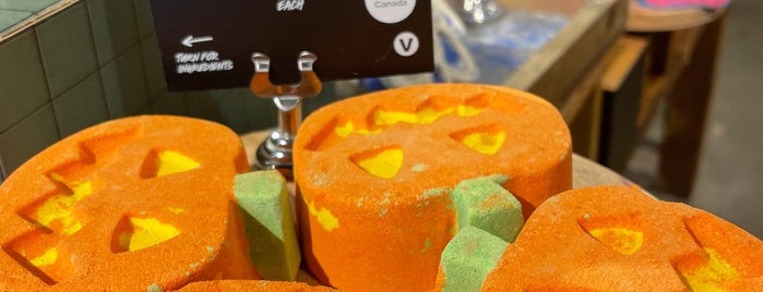 Lush Fresh Handmade Cosmetics is one of SHOPS♥.