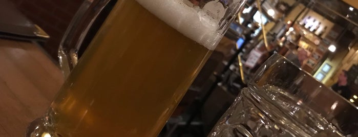 7 Stern Bräu is one of Bradyさんのお気に入りスポット.