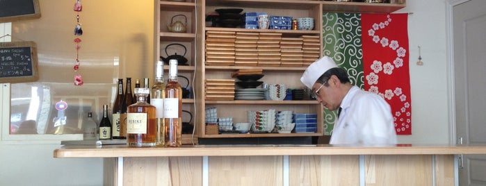 Yuzu Sushi Bar is one of Restos appreciés.