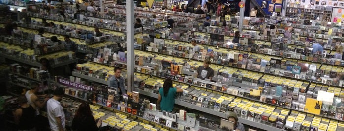 Amoeba Music is one of Rianさんのお気に入りスポット.