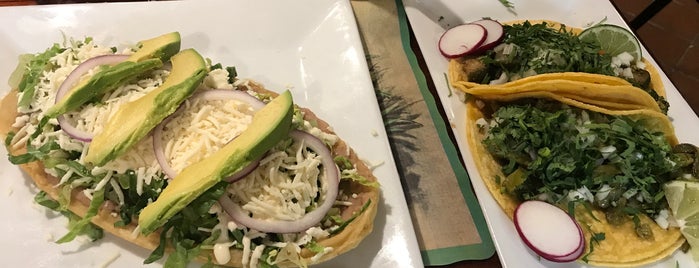 Tacos Victoria is one of Lugares favoritos de Todd.
