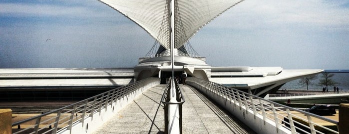 Milwaukee Art Museum is one of A Weekend Away in Milwaukee.