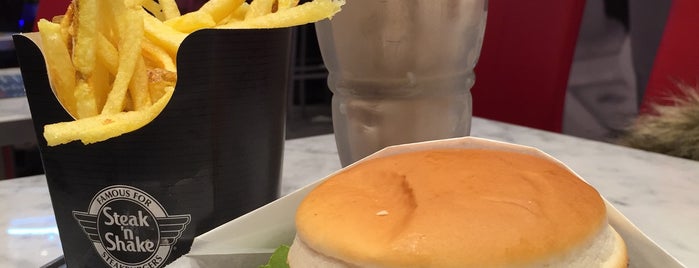 Steak 'n Shake is one of Locais curtidos por Chuk.