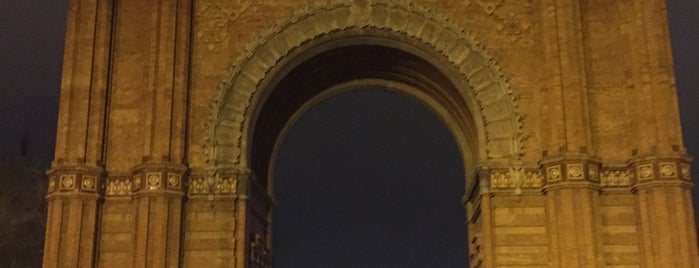 Arco del Triunfo is one of Chuk'un Beğendiği Mekanlar.