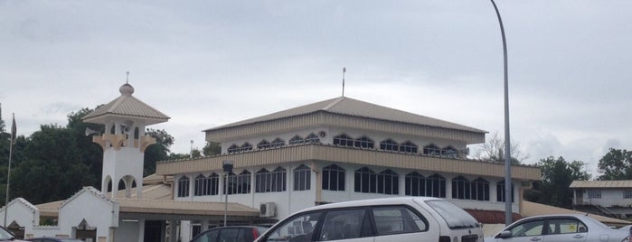 Masjid Kampong Perpindahan Mata-Mata, Gadong is one of Tempat yang Disimpan S.